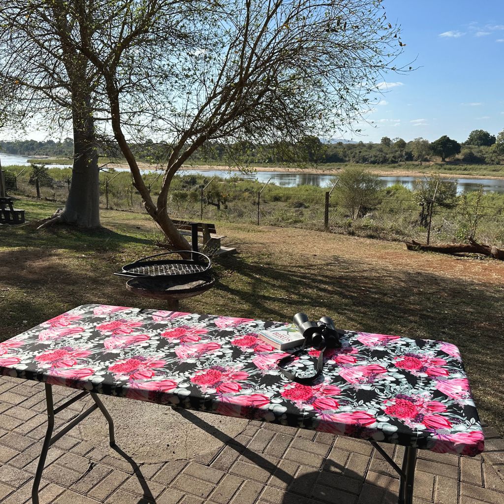 Table 2 Tablecloth fitted 2
