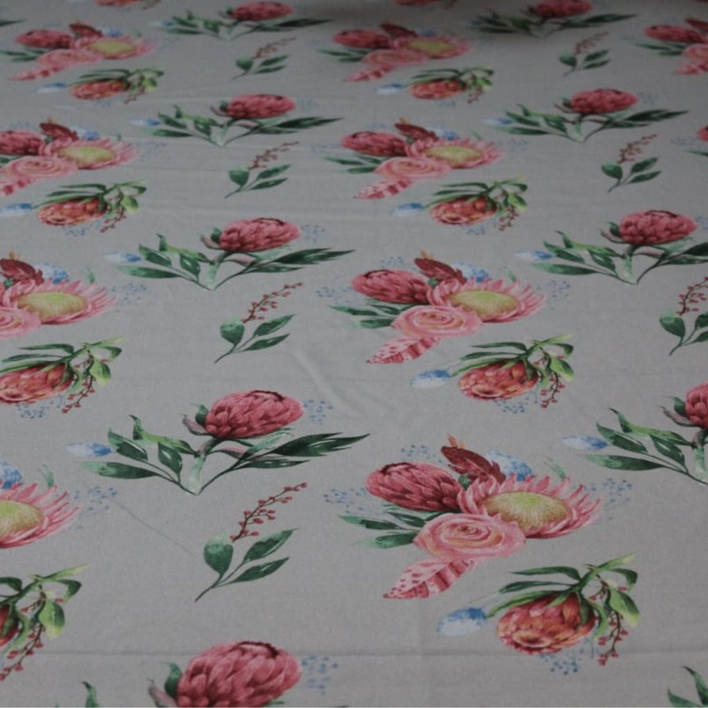 Tablecloth- protea -white Protea light pink
